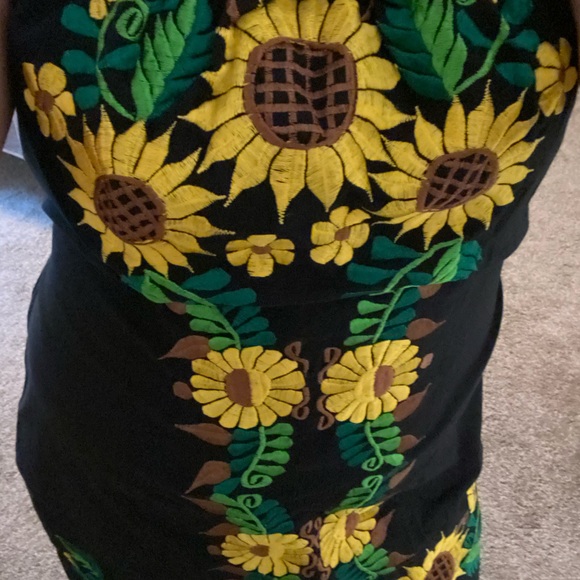 Dress - Picture 6 of 6